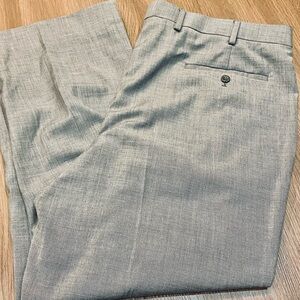 Apt. 9 Men's Light Gray Flat Front dress pants . New with tag